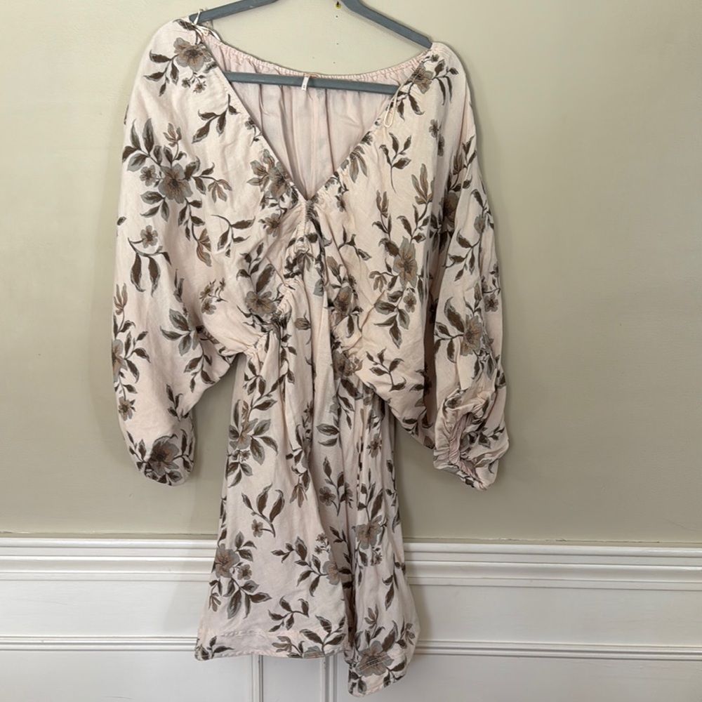 Free People NEVER WORN Floral Patterned Dress with Balloon Sleeves